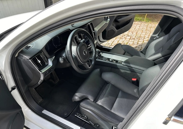 Volvo S60 cena 124000 przebieg: 103000, rok produkcji 2019 z Warszawa małe 92